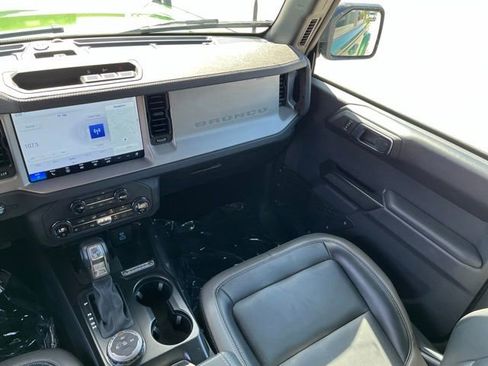 Used 2025 Ford Bronco Outer Banks AWD/4WD image 13