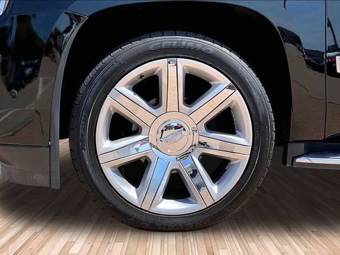 Used 2020 Cadillac Escalade Luxury AWD/4WD image 8