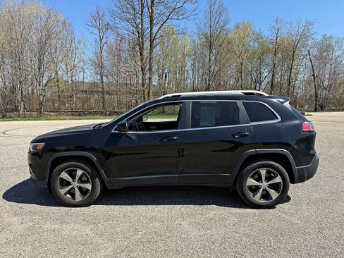 Used 2019 Jeep Cherokee Limited w/ Luxury Group image 6