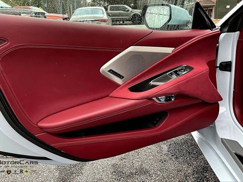 Used 2021 Chevrolet Corvette Stingray Premium Cpe w/ Z51 Performance Package image 19