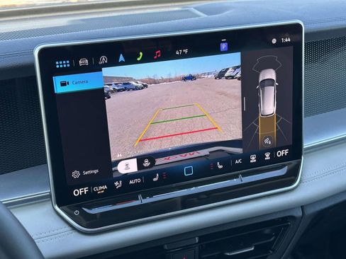 Certified 2025 Volkswagen Tiguan SE image 28