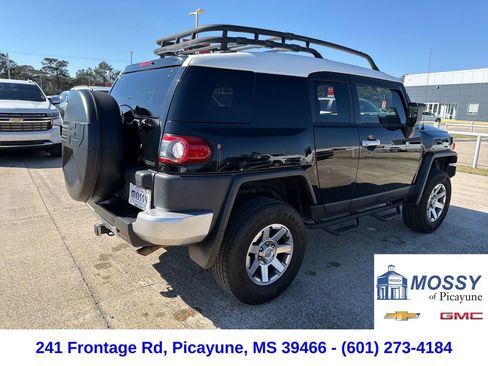 Used 2014 Toyota FJ Cruiser 4WD w/ Upgrade Package image 6