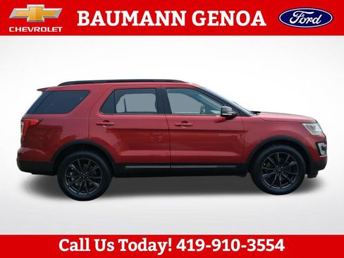 Used 2017 Ford Explorer XLT w/ Equipment Group 202A AWD/4WD image 7