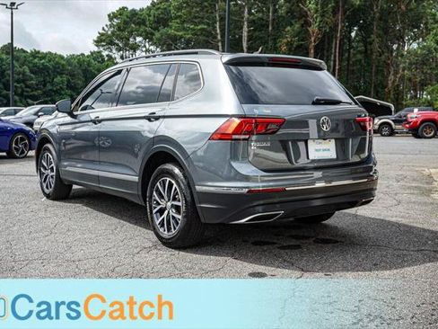 Used 2020 Volkswagen Tiguan SE w/ Panoramic Sunroof Package FWD image 14