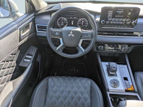 Used 2023 Mitsubishi Outlander SEL AWD/4WD image 18