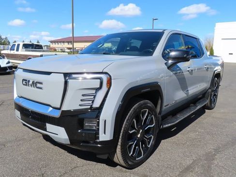 Used 2025 GMC Sierra EV Denali image 3