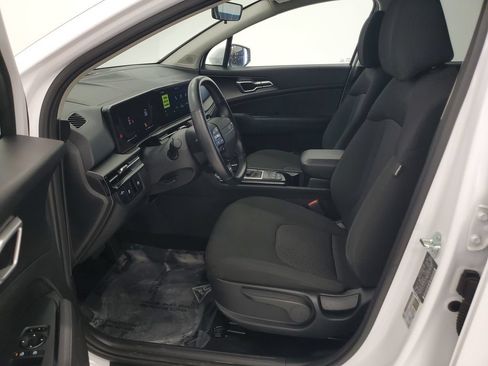 Used 2026 Kia Sportage LX FWD image 13