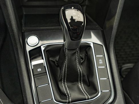 Used 2023 Volkswagen Tiguan SE FWD image 38