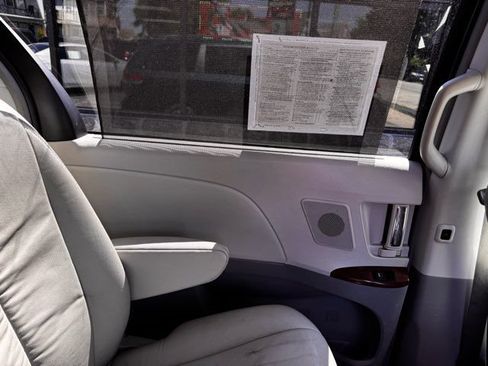 Used 2012 Toyota Sienna XLE w/ XLE Navigation Pkg FWD image 27
