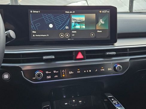 Used 2024 Kia Sorento SX image 15