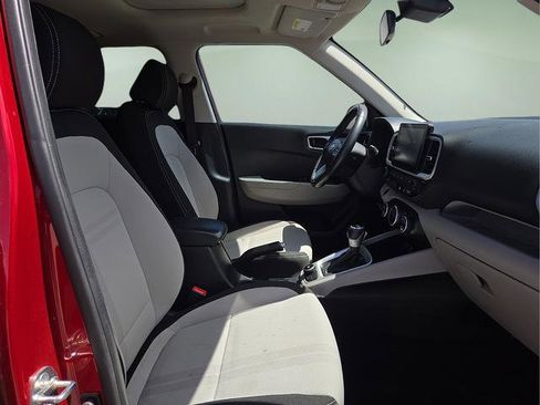 Used 2024 Hyundai Venue SEL image 12