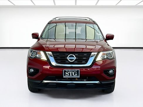 Used 2019 Nissan Pathfinder Platinum w/ Cargo Package FWD image 2