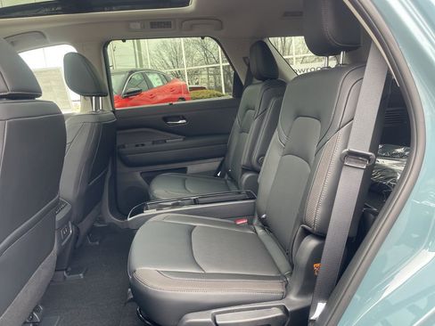 New 2026 Nissan Pathfinder SL image 15