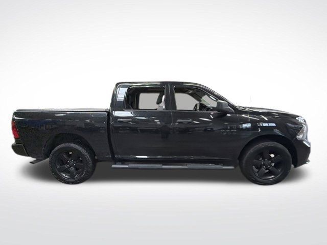 Used 2018 RAM 1500 Express w/ Black Ram 1500 Express Group AWD/4WD image 9