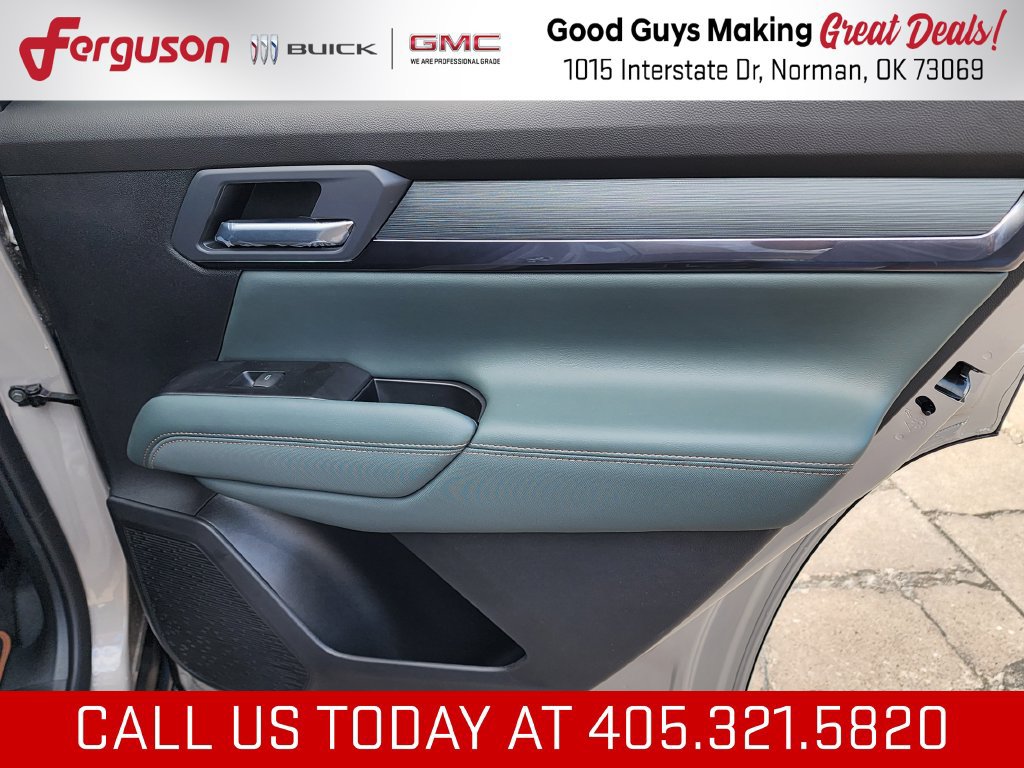 New 2027 GMC Terrain AT4 w/ Convenience Package III AWD/4WD image 43