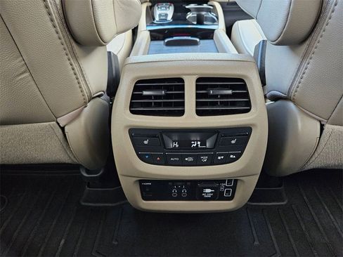 Used 2020 Honda Pilot Touring image 22