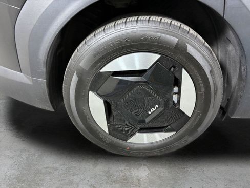 Used 2024 Kia EV9 Wind AWD/4WD image 15