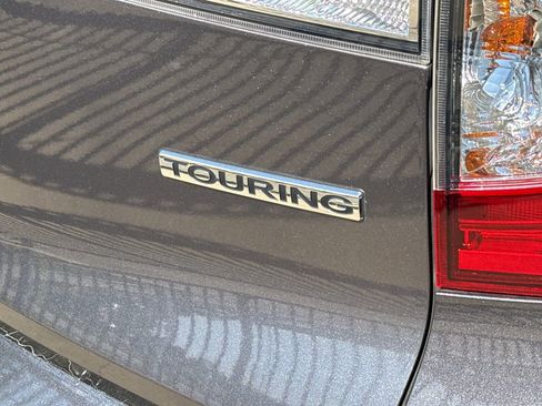 Used 2022 Honda Pilot Touring image 9