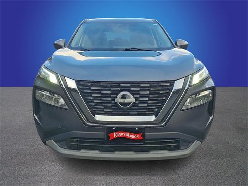 Used 2023 Nissan Rogue SV image 2
