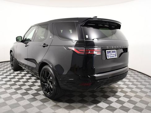 Used 2025 Land Rover Discovery Dynamic SE image 4