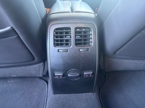 Used 2010 Lincoln MKS AWD image 18
