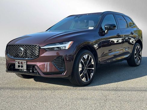 New 2026 Volvo XC60 T8 Plus w/ Climate Package image 7