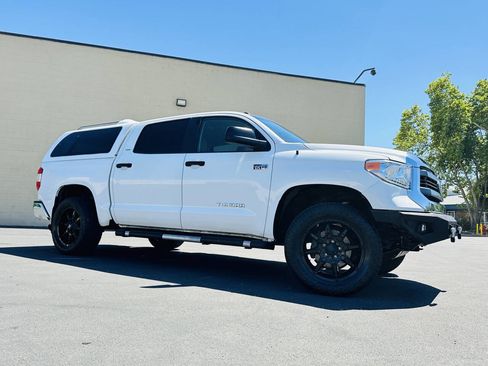 Used 2014 Toyota Tundra SR5 w/ SR5 Upgrade Package AWD/4WD image 5