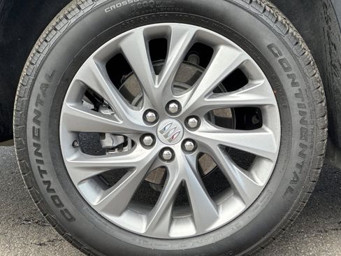 Used 2025 Buick Enclave Preferred image 42