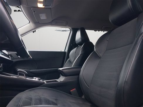 Used 2024 Mitsubishi Outlander SE image 8