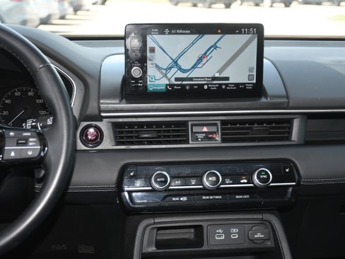 Used 2024 Honda Pilot Touring image 18