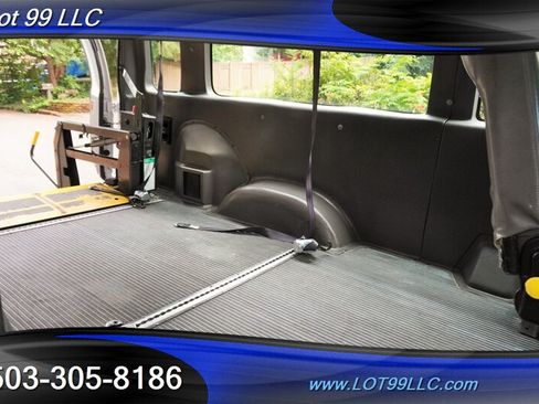 Used 2009 Ford E-250 and Econoline 250 Extended RWD image 16