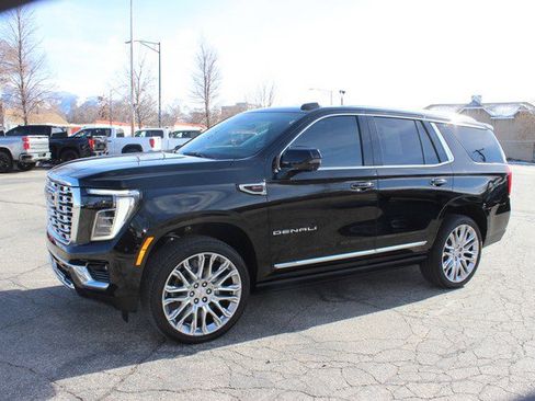 Used 2025 GMC Yukon Denali w/ Denali Reserve Package image 1