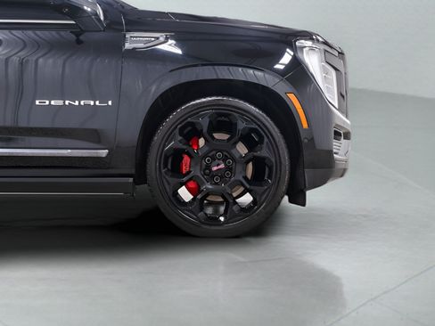 Used 2025 GMC Yukon XL Denali Ultimate AWD/4WD image 7