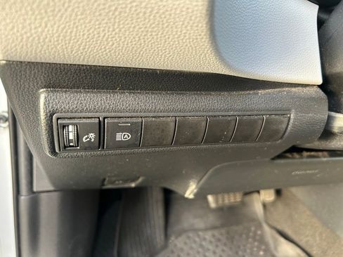 Used 2020 Toyota Corolla SE FWD image 18