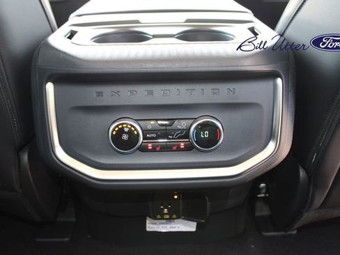New 2025 Ford Expedition Platinum image 11