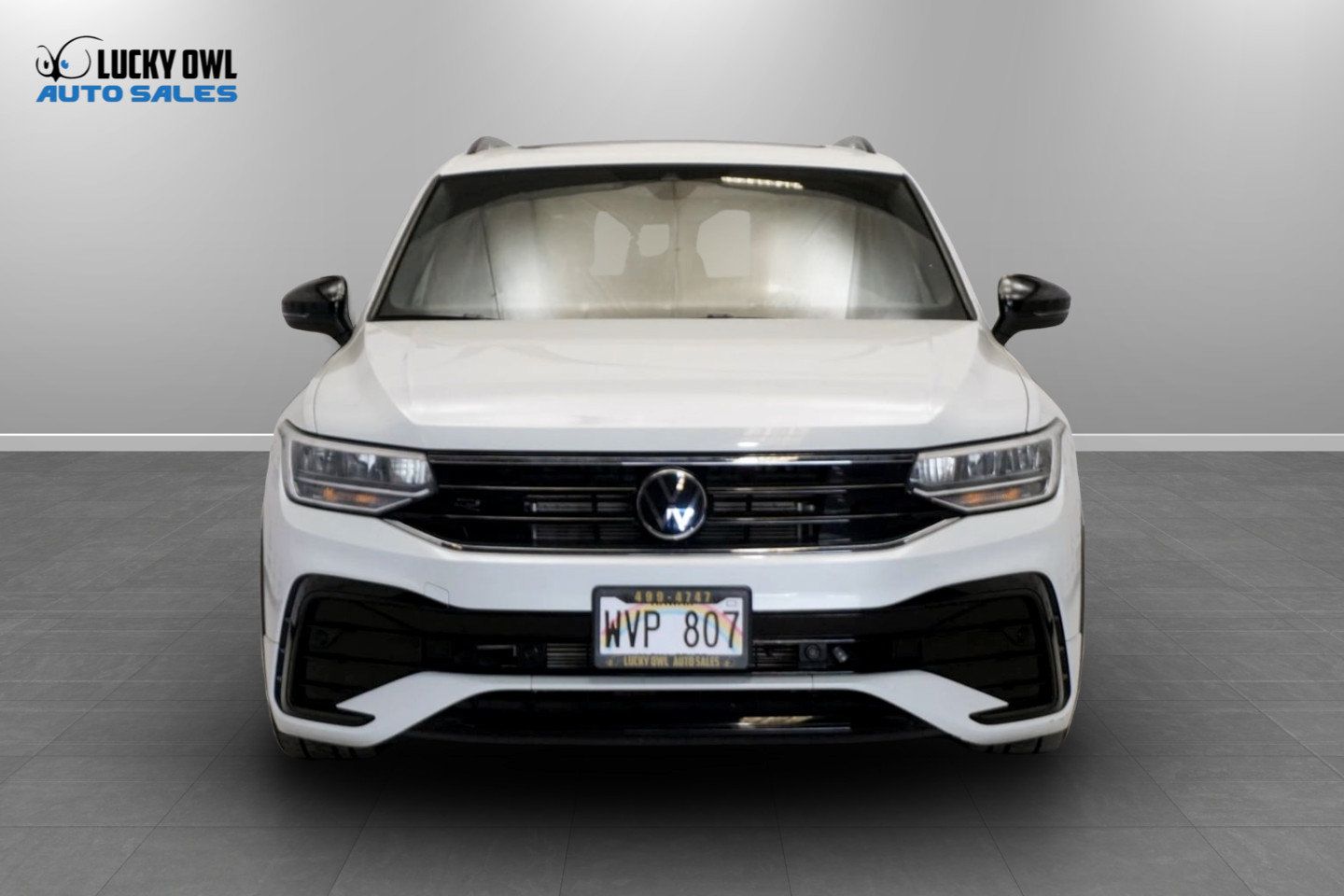 Used 2023 Volkswagen Tiguan SE R-Line FWD image 2