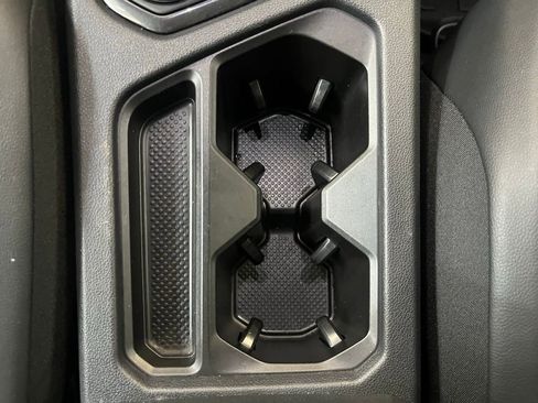 Certified 2024 Volkswagen Tiguan SE R-Line image 15