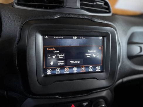 Used 2020 Jeep Renegade Altitude AWD/4WD image 28