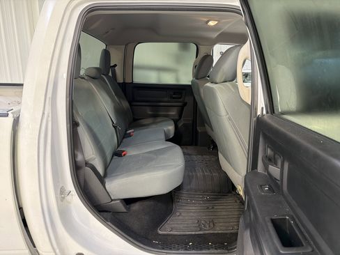 Used 2018 RAM 2500 Tradesman w/ Chrome Appearance Group image 12