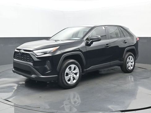 Used 2025 Toyota RAV4 LE FWD image 22