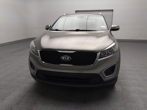 Used 2017 Kia Sorento FWD image 15