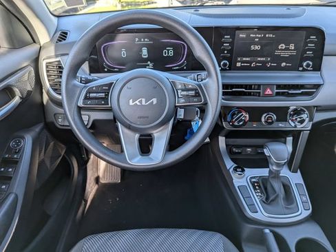 Certified 2026 Kia Seltos LX FWD image 17
