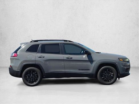 Used 2023 Jeep Cherokee Altitude Lux AWD/4WD image 4