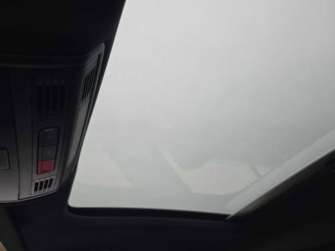 Used 2019 Volkswagen GTI SE FWD image 19