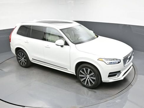 Used 2024 Volvo XC90 B5 Core w/ Protection Package Premier AWD/4WD image 18