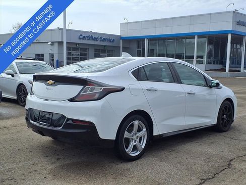 Used 2018 Chevrolet Volt LT w/ Comfort Package image 5