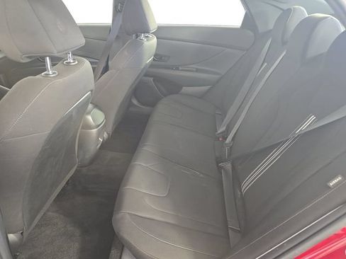 Used 2025 Hyundai Elantra Sport FWD image 9