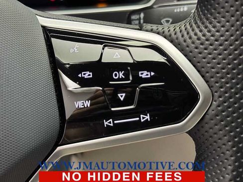 Used 2024 Volkswagen Tiguan SE R-Line AWD/4WD image 41