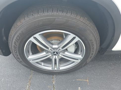 Used 2022 Mercedes-Benz GLC 300 image 9