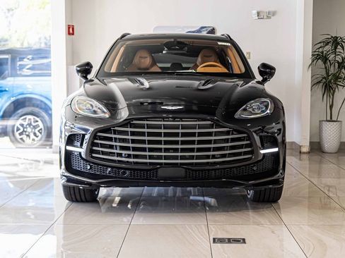 New 2026 Aston Martin DBX 707 image 2